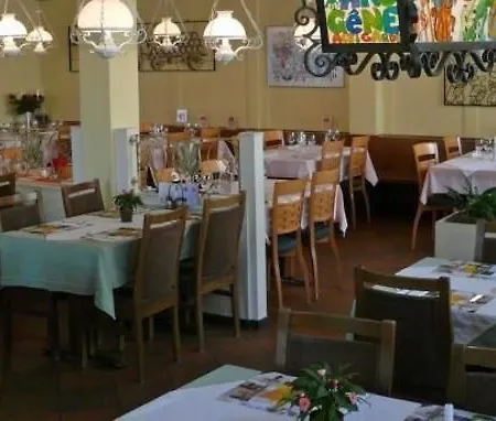 Hotel Rheinfelderhof 2*