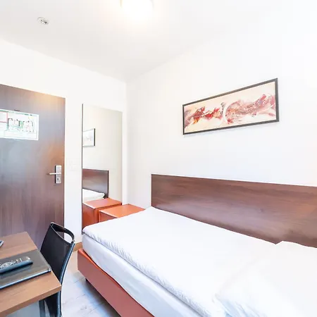 Hotel Rheinfelderhof 2*