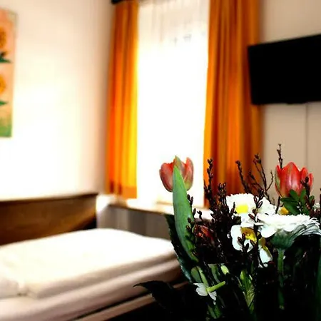 Rheinfelderhof 2*